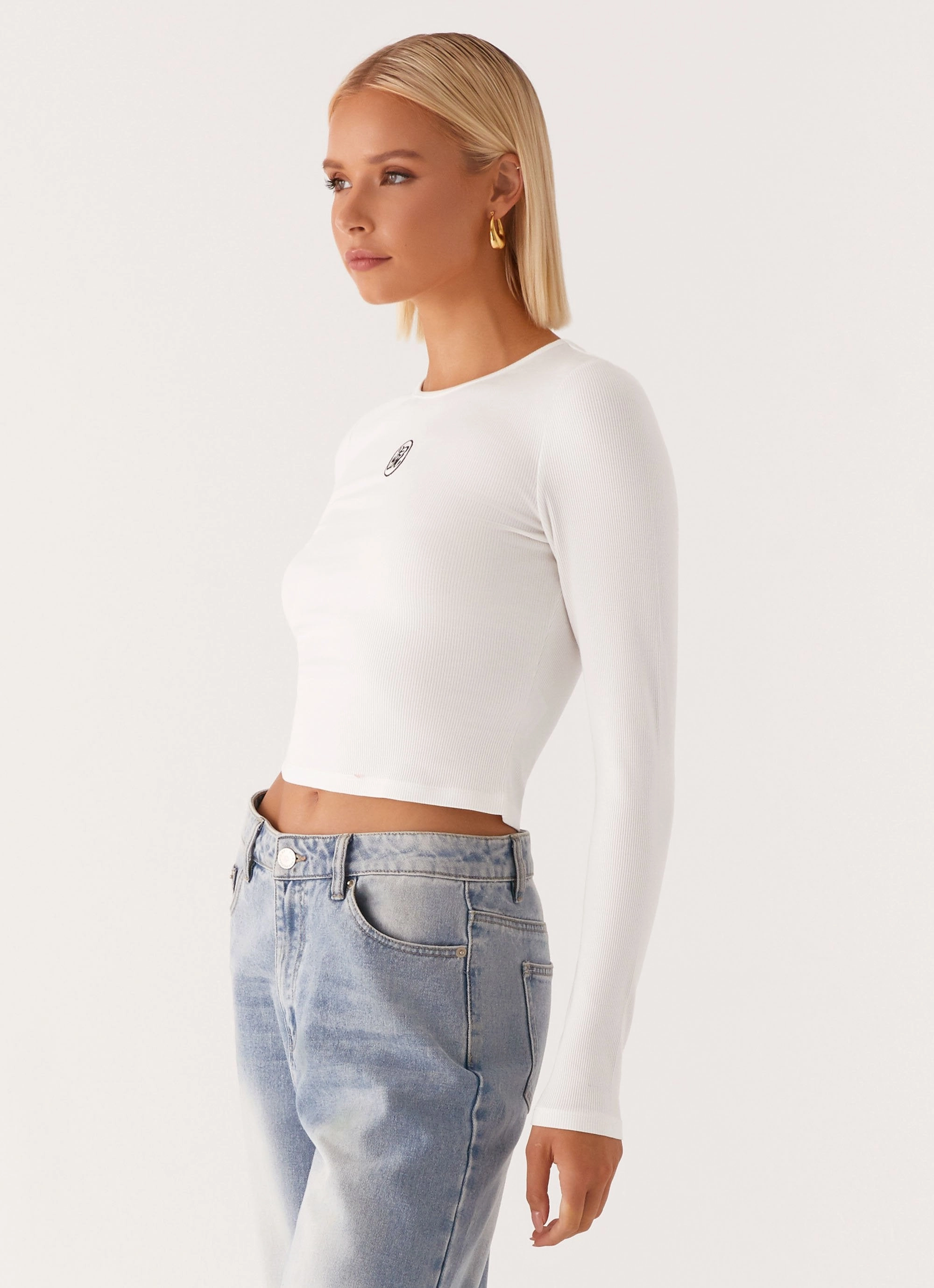 Travel Essential Signature Monogram Long Sleeve Tee - Off White