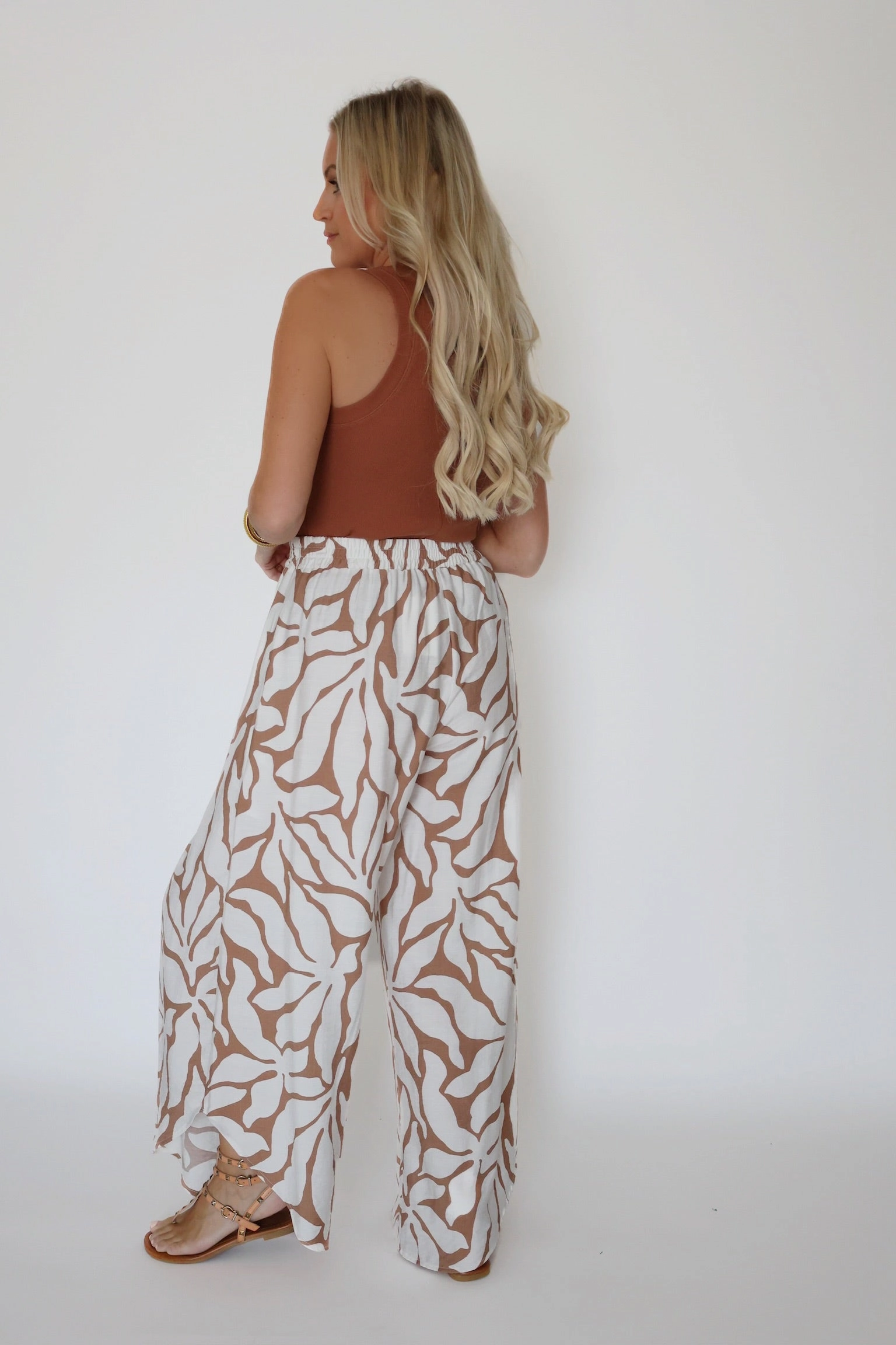 Asymmetrical hem Metallic Fiber Blend Sirena Rib Tank - Teakwood