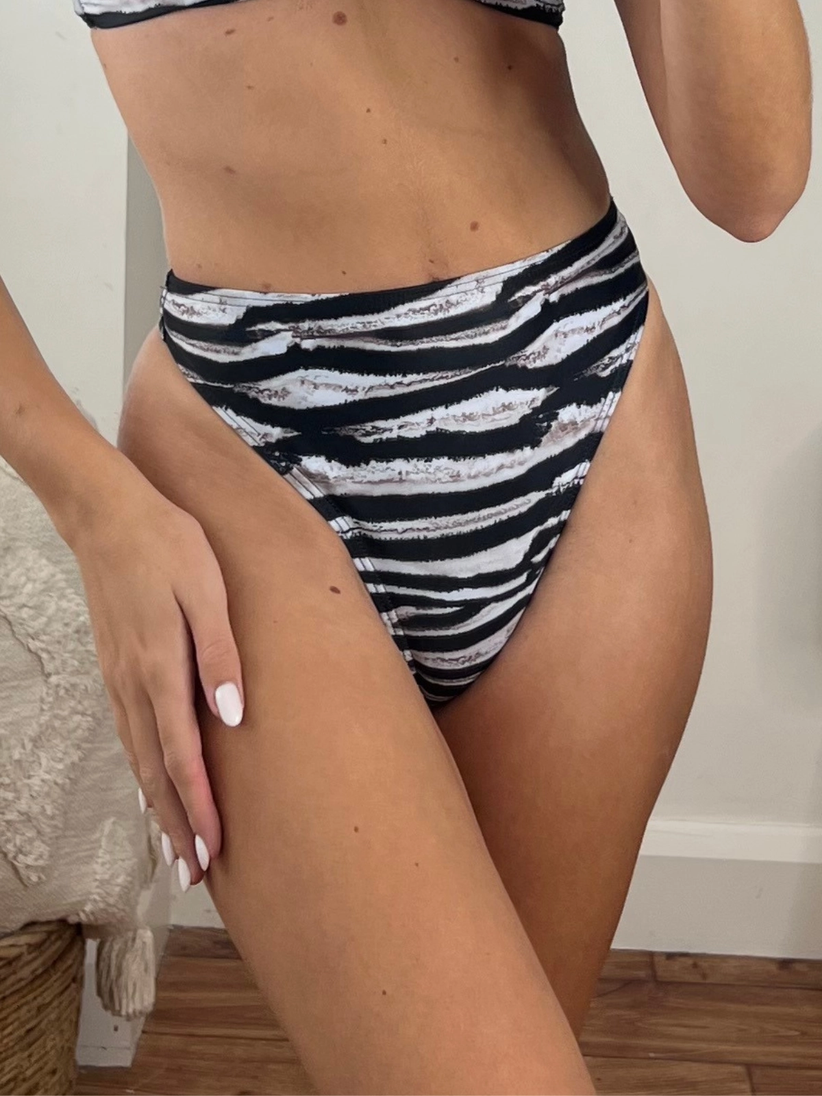South Beach Leo High waist Bikini Bottom / Mono Zebra Relaxing Swim