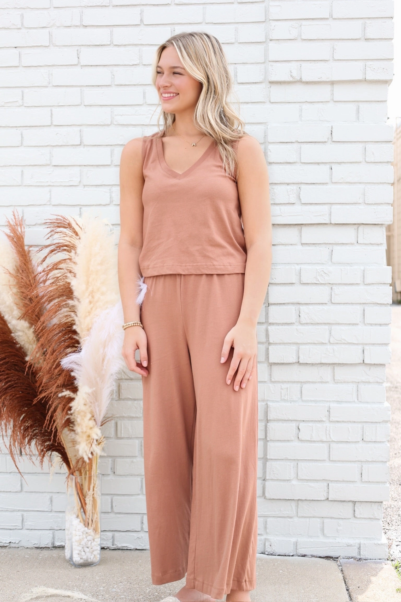 Breathable Underarm Gussets summer look Sloane V-Neck Tank - Teakwood