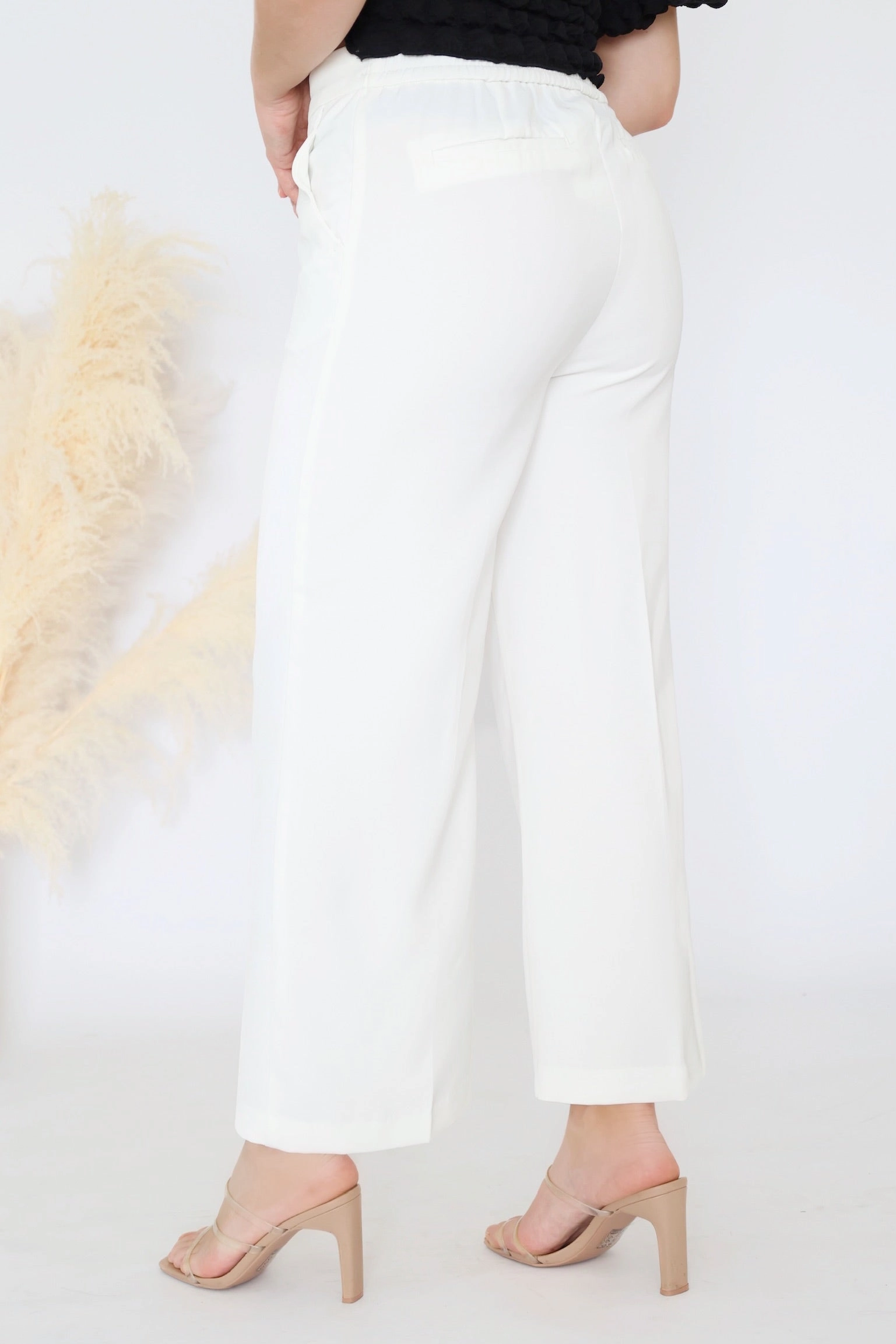 Denali Pants- White (FINAL SALE) Ribbed Trims AntiPillingSurface