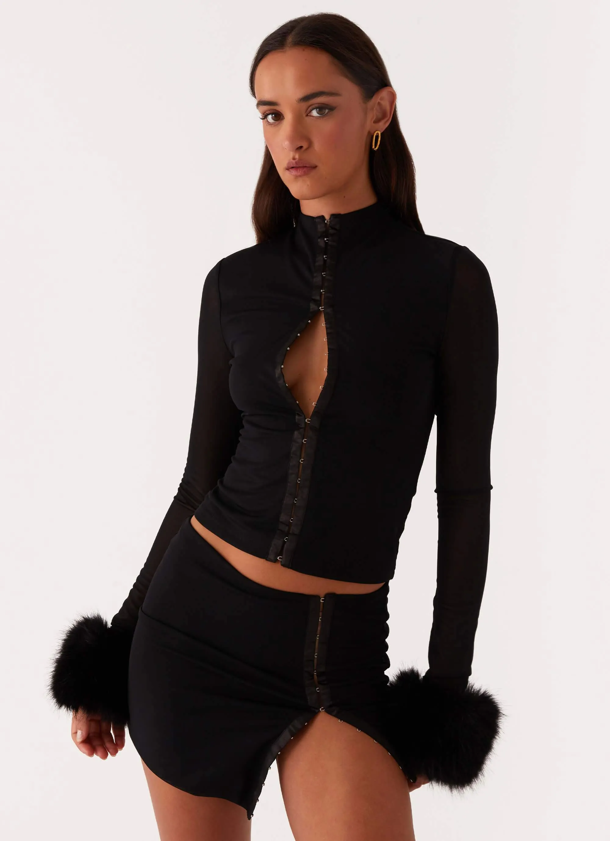 MultiPocketDesign HighStrength Threadwork Tayanna Fur Trim Long Sleeve Top - Black