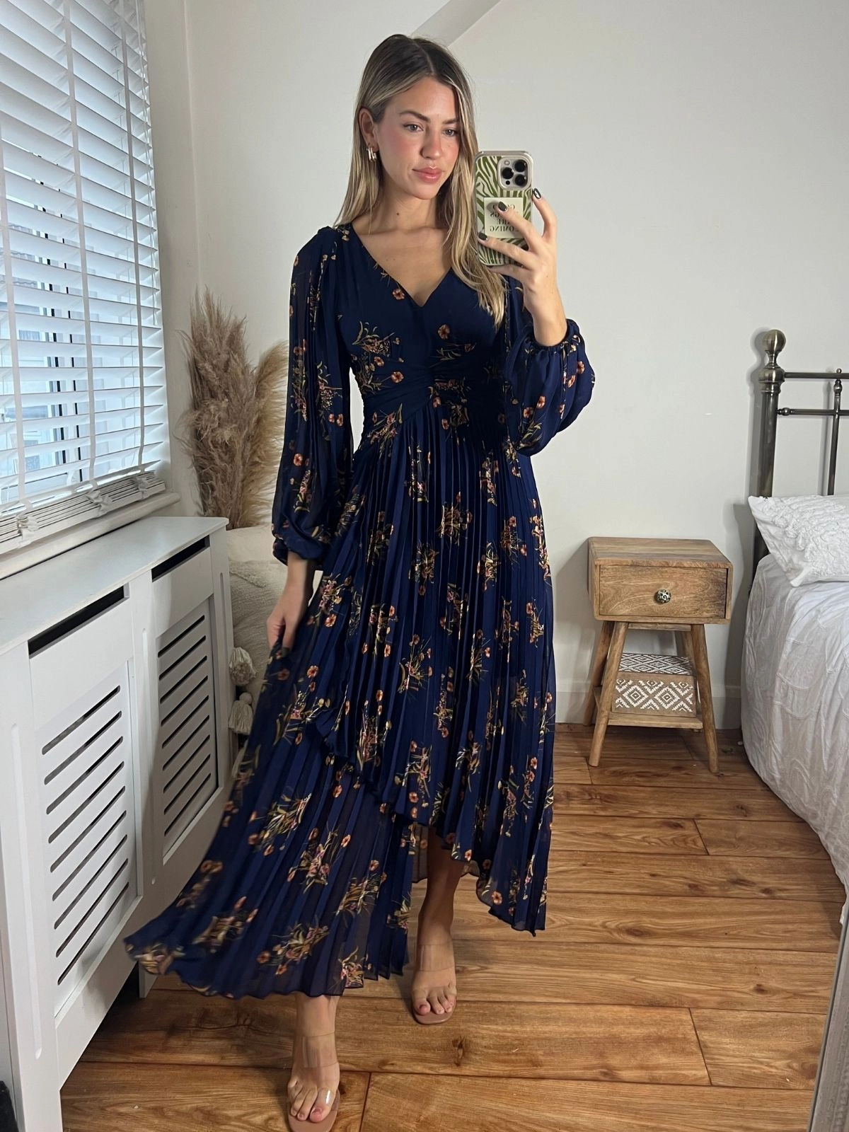 Toni Long Sleeved Pleated Maxi Dress / Navy Floral Gradient Shade