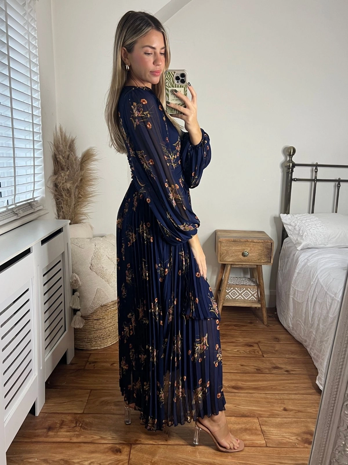 Toni Long Sleeved Pleated Maxi Dress / Navy Floral Crisp Finish