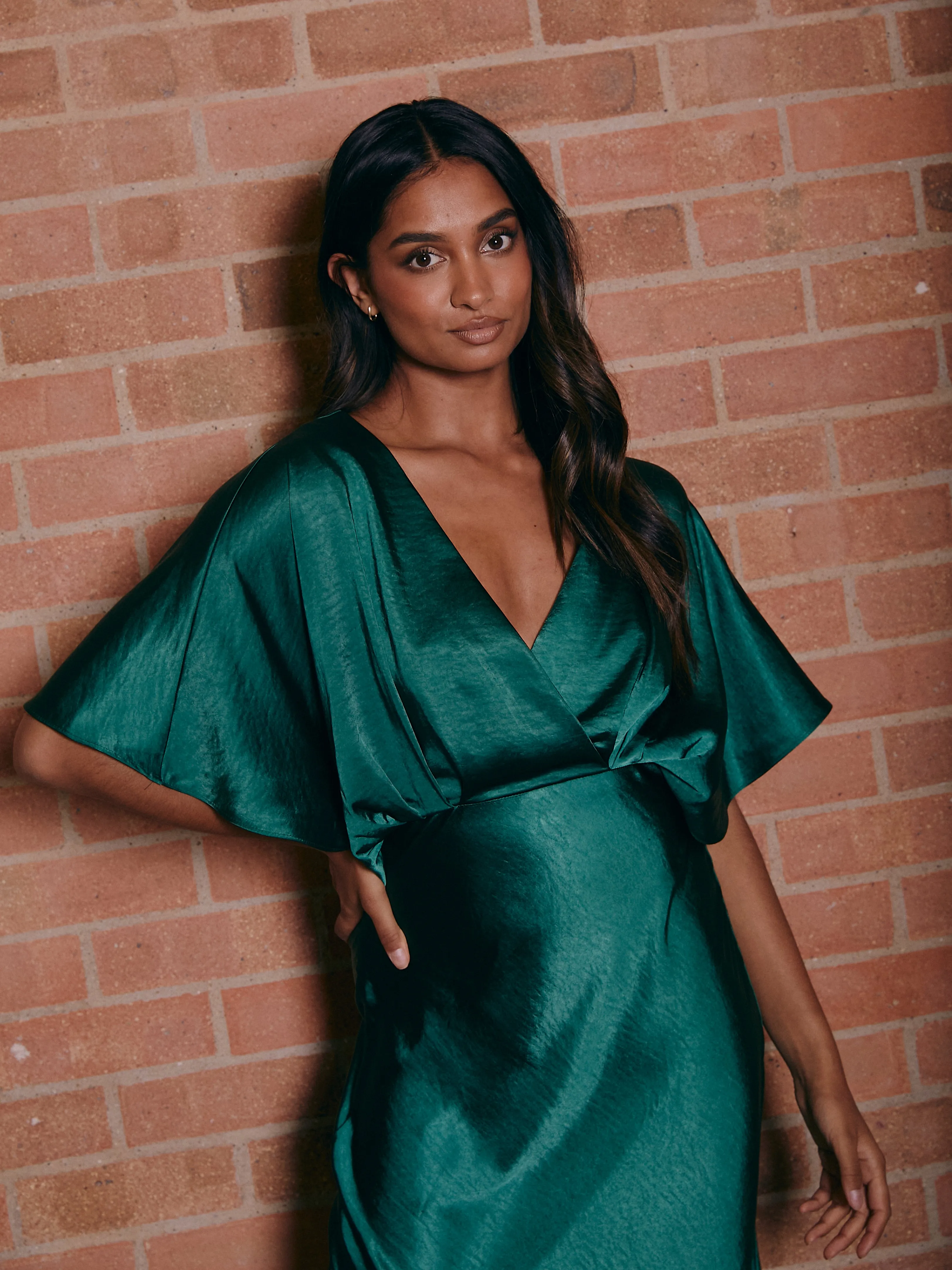 Angel Sleeve Maxi Satin Dress / Emerald Green Urban Edge Relaxed and stylish