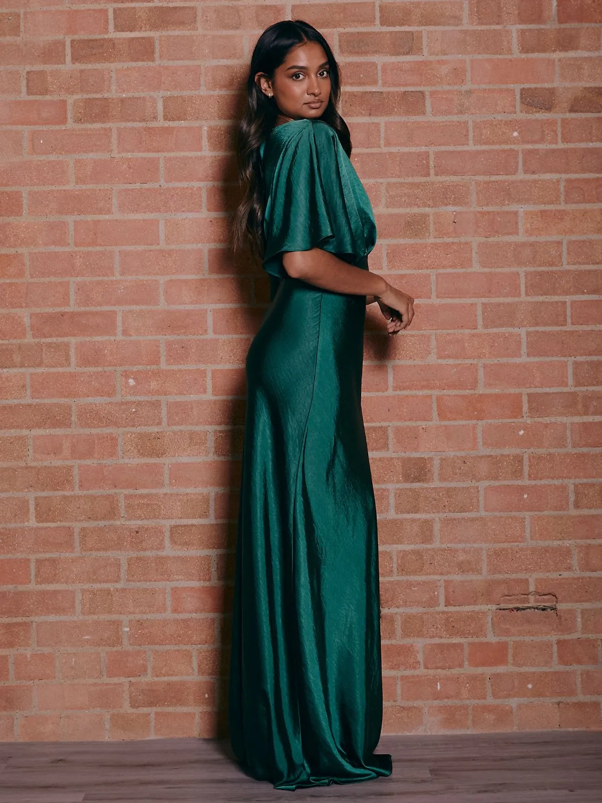 All Fit Embroidered-Sleeve Angel Sleeve Maxi Satin Dress / Emerald Green
