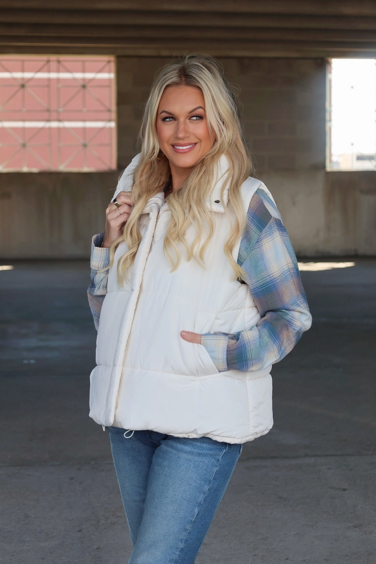 HiddenZipper Vail Vest - Ivory