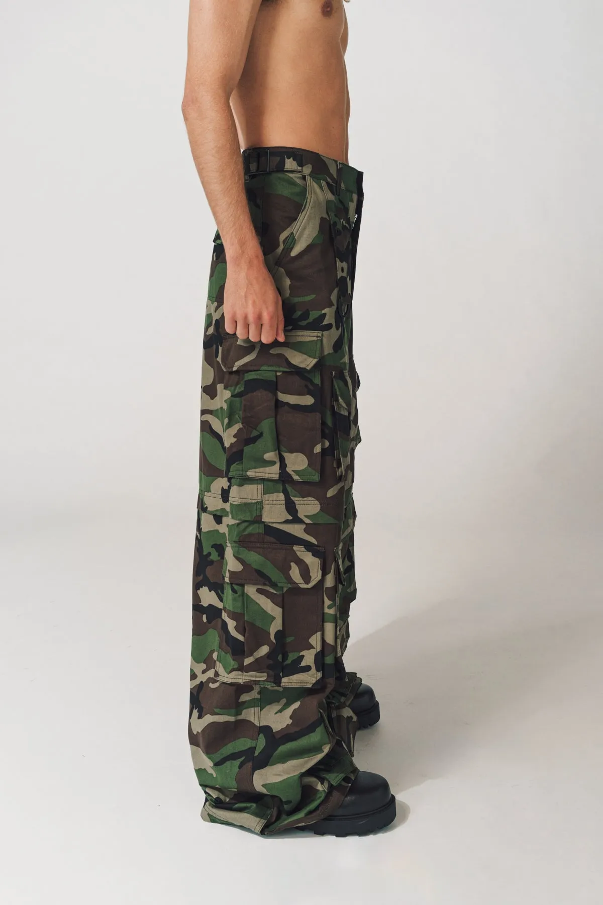 VETEMENTS | MULTIPOCKET CARGO PANTS