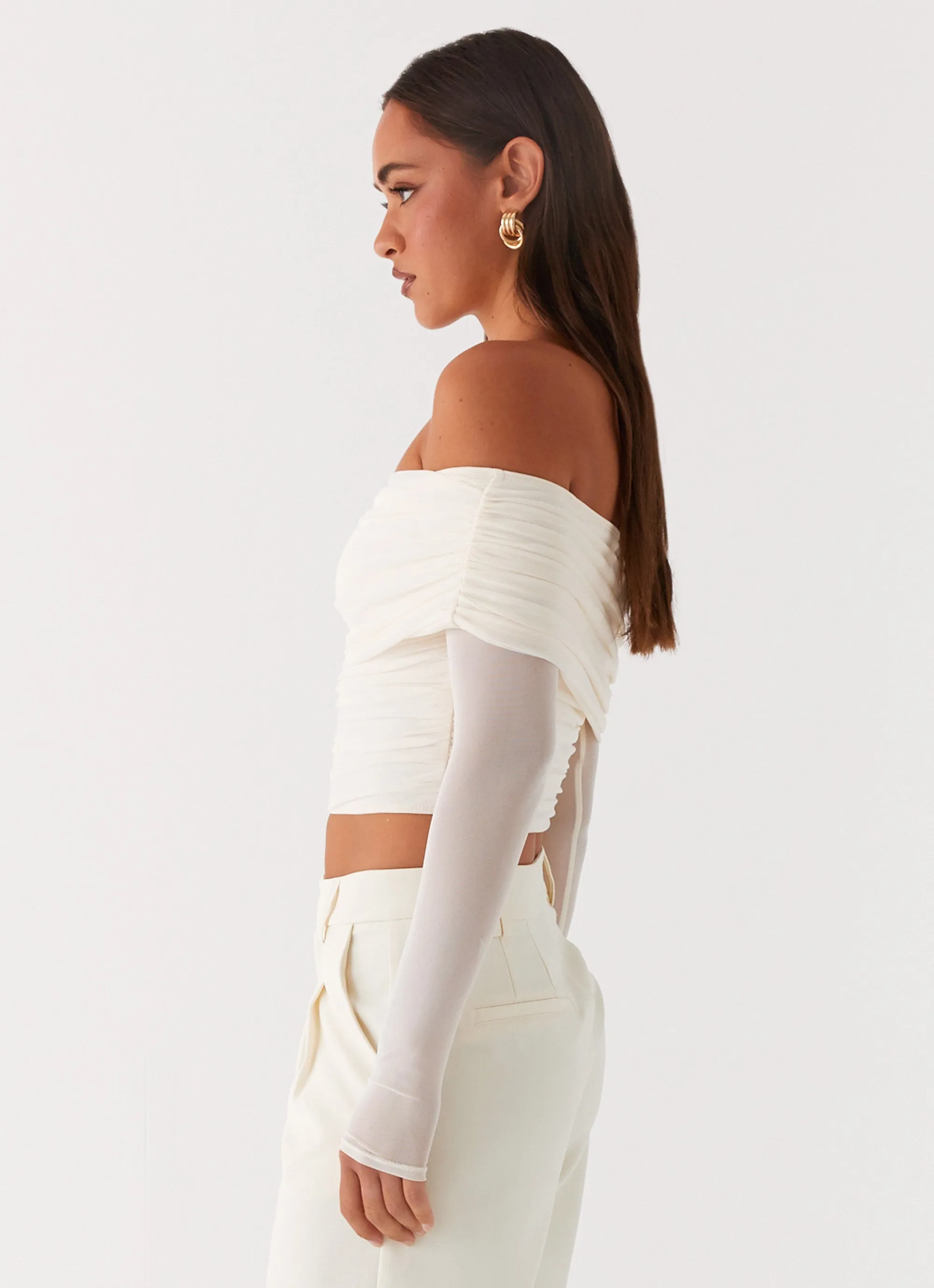 Quick Access Slit Vivianne Off Shoulder Top - Ivory
