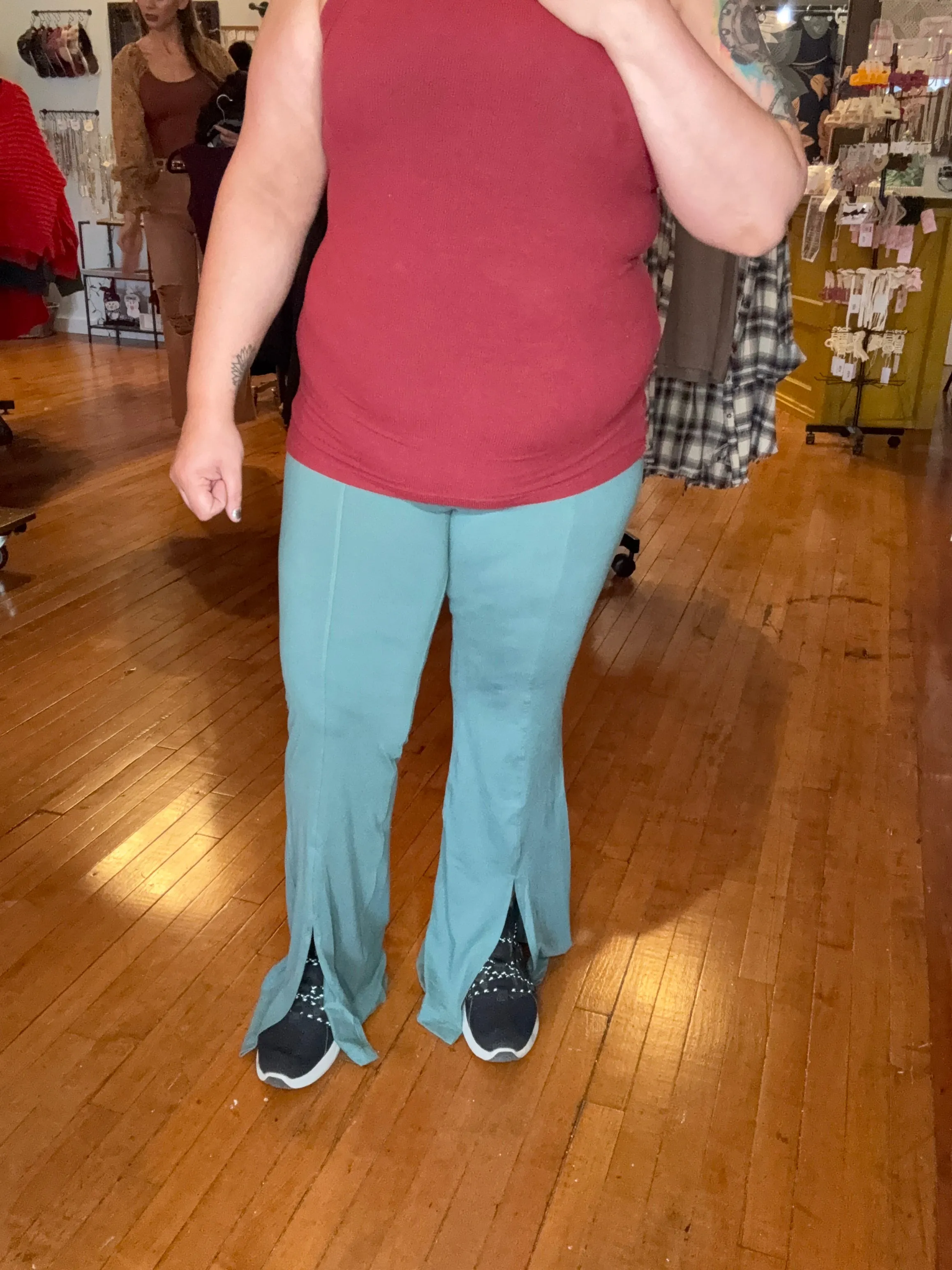WELMA SLIT FRONT BUTTER YOGA PANTS -FERN GREEN
