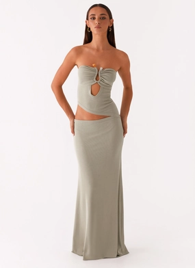 Wild Roses Maxi Dress - Sage Timeless Beauty packable