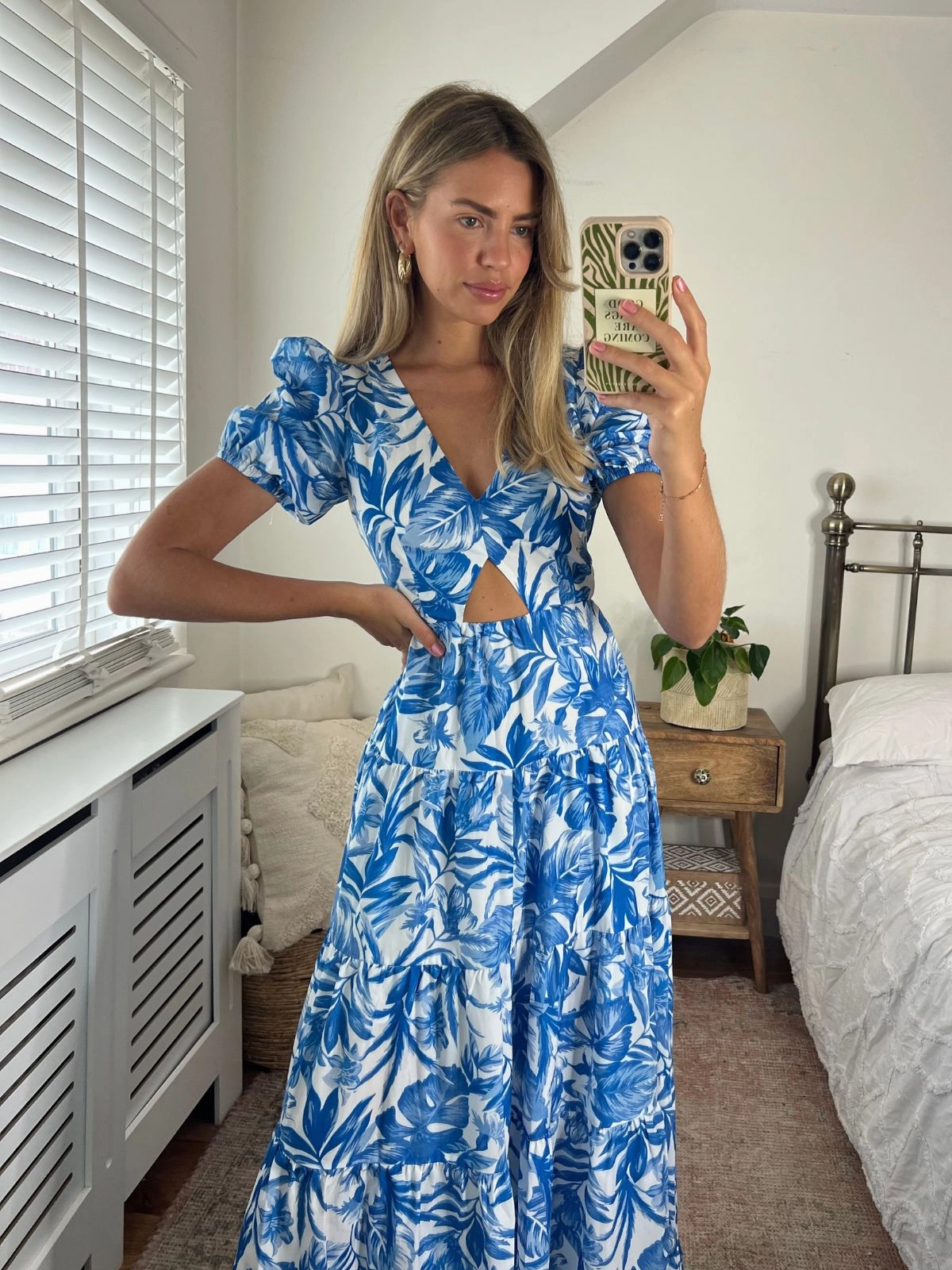 Light Weave Petite Chic Zoe Tiered Cutout Maxi Dress / Blue Floral