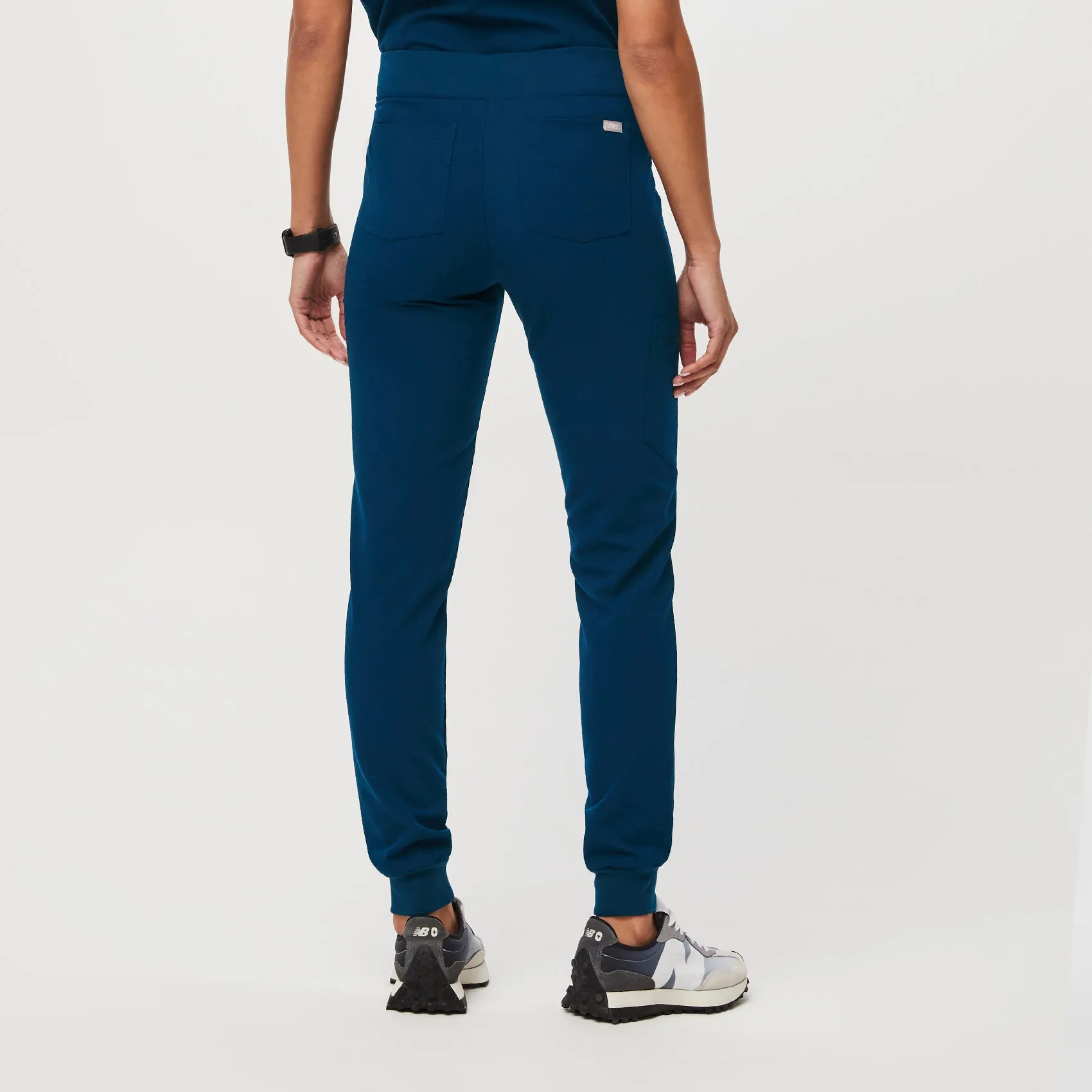 women's Deep Reef Zamora - Petite Jogger Scrub Pant™