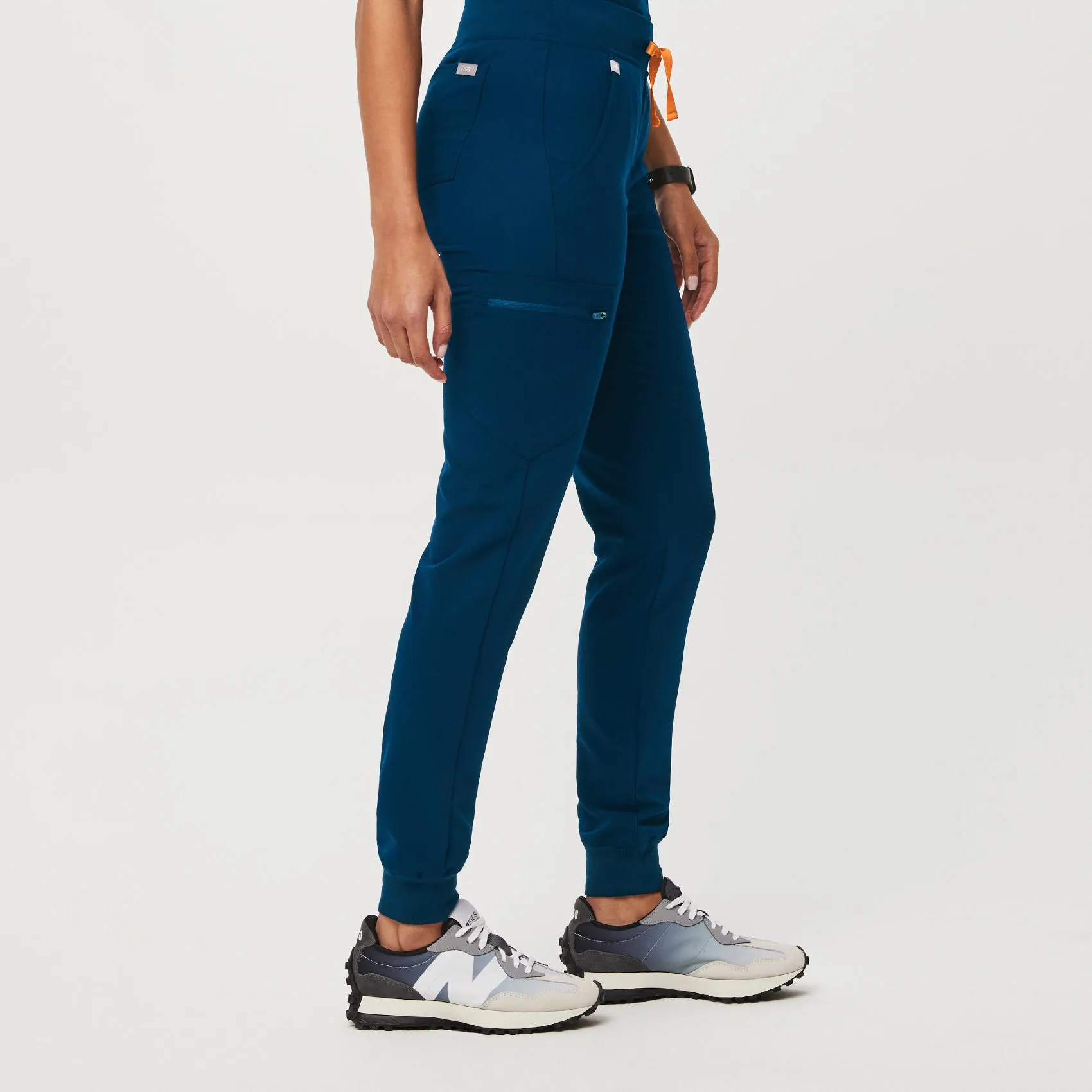 women's Deep Reef Zamora - Petite Jogger Scrub Pant™
