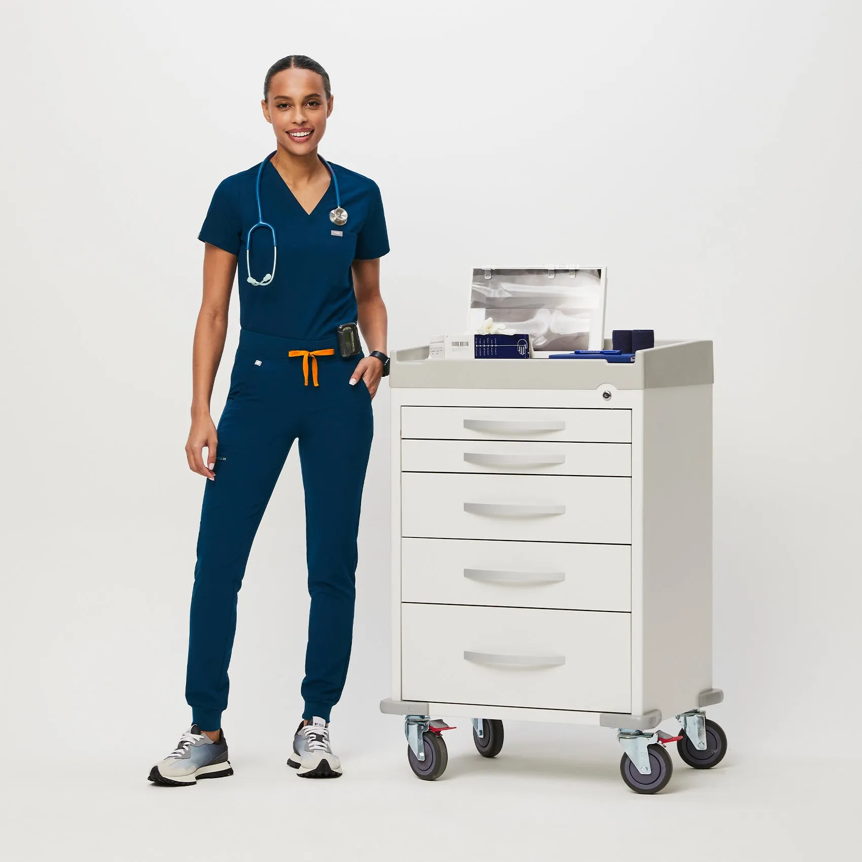 women's Deep Reef Zamora - Petite Jogger Scrub Pant™