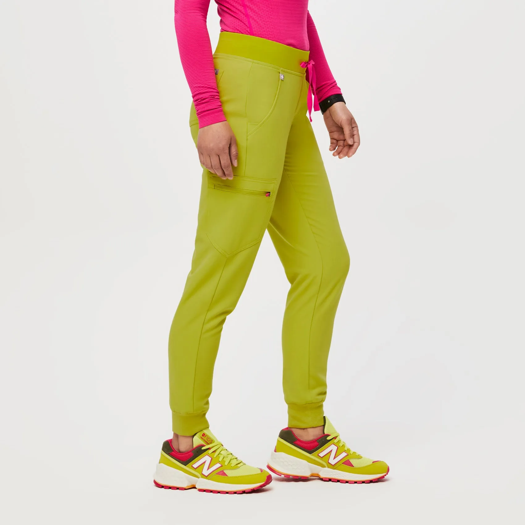 women's Limeade Zamora™ - Petite Jogger Scrub Pants