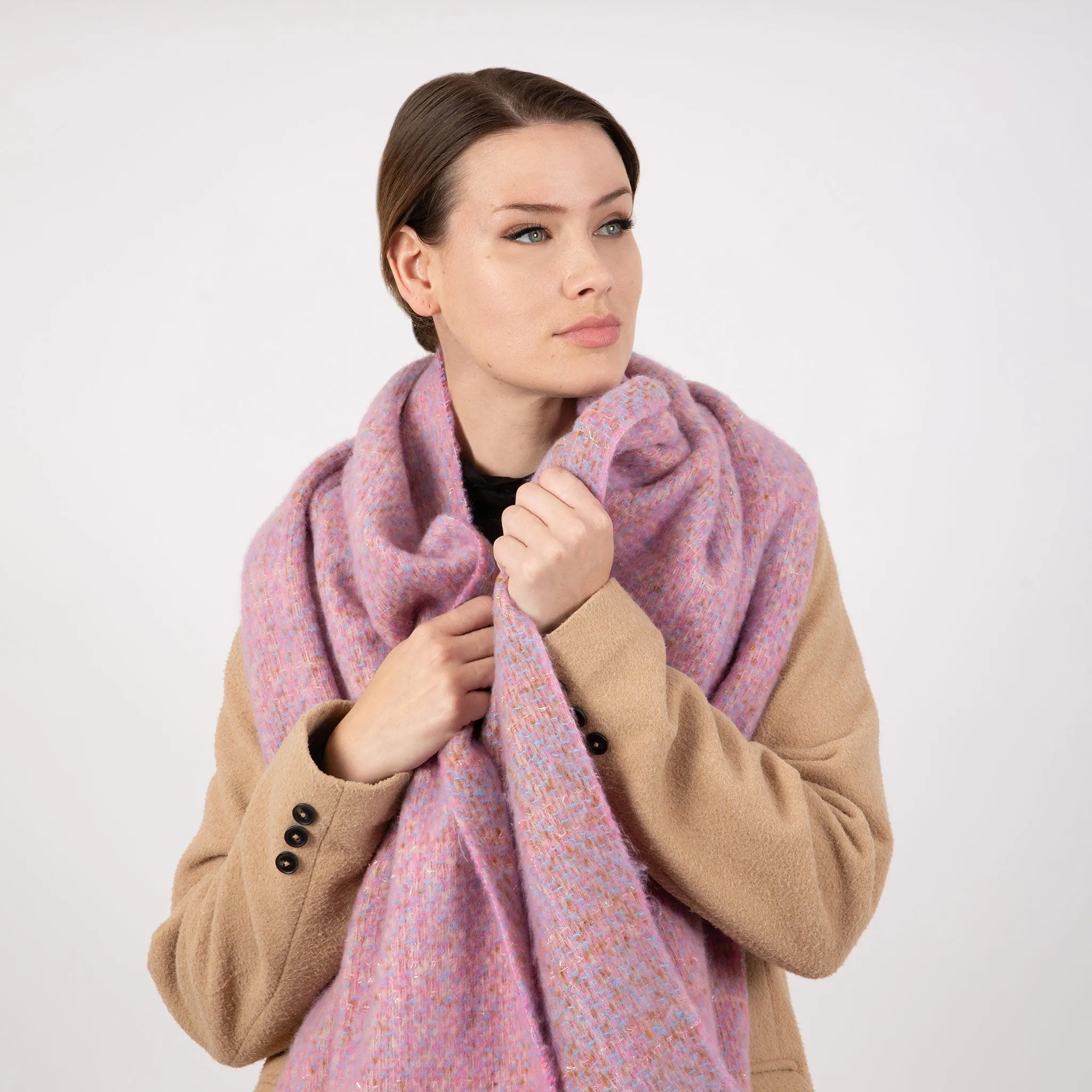 Women’s Metallic Scarf with Tassels