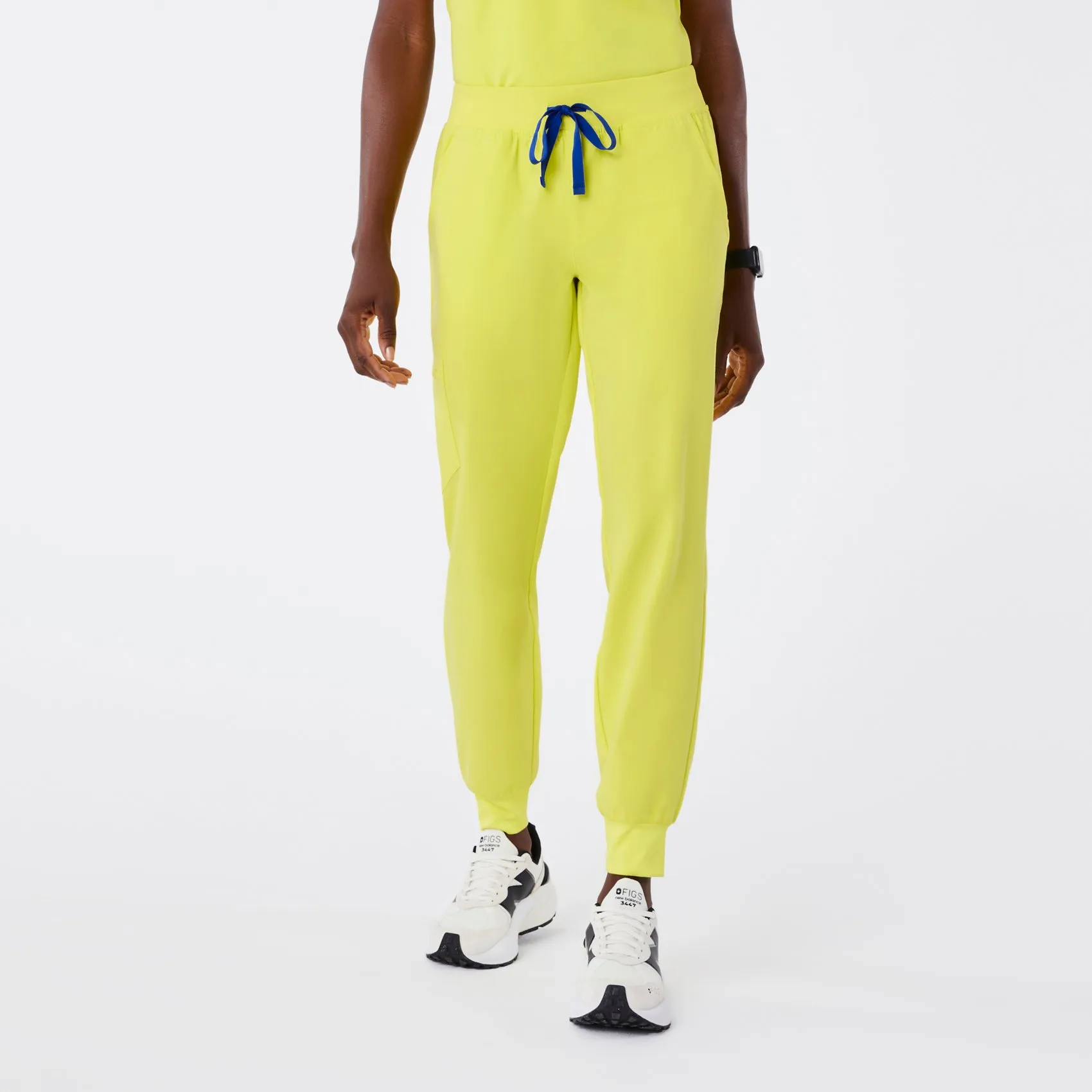 women's Serving Lime Zamora - Petite Jogger Scrub Pant™