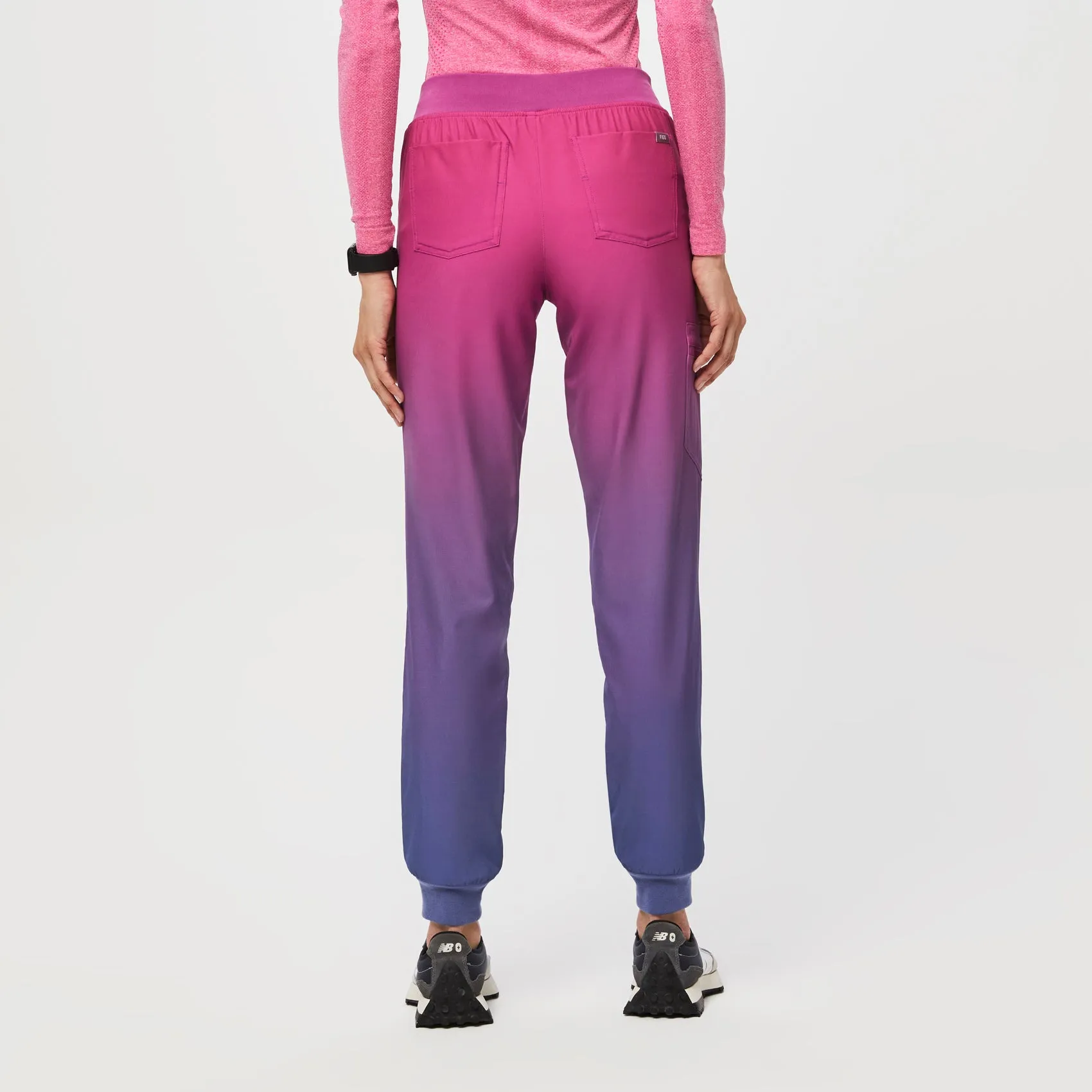 women's Sunset Zamora™ FREEx™ Lined - Petite Jogger Scrub Pants